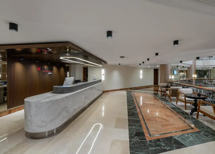 Numa Club - Ultra 5* Side